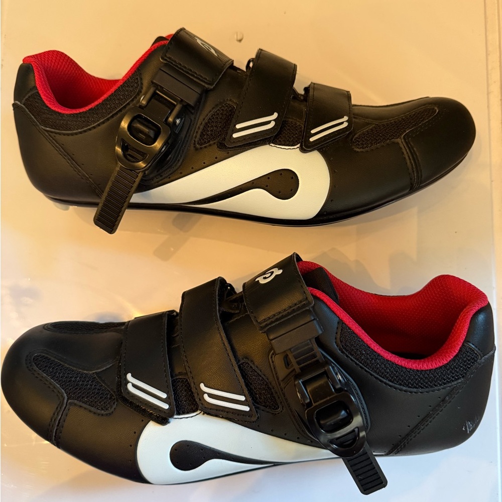Peloton Cycling Bike Shoes Velcro Size 42 women’s 11, men’s 9. Without clips